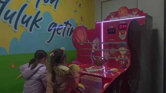 Serdivan'da çocuklar mobil oyun tırı ile eğlenecek