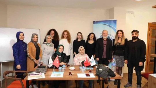 Sesli kütüphane gönüllülerine seslendirme eğitimi başladı