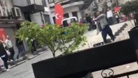 Sevgilisi ile tartıştı: Oteli şişe yağmuruna tuttu