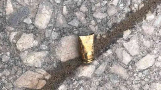 Seyir halindeki araçlardan birbirine kurşun yağdırdılar