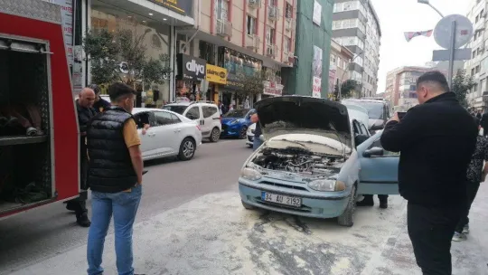 Seyir halindeki otomobilde yangın çıktı