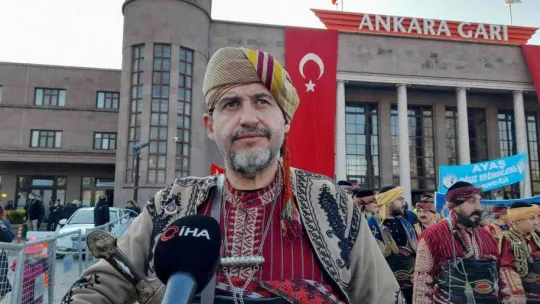 Seymenlerden kortej yürüyüşü