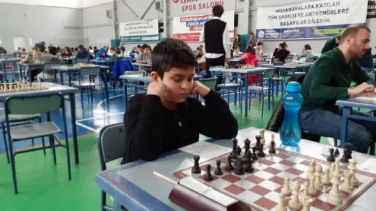 SGM'de bilgilerini geliştirip turnuvalara katılıyorlar