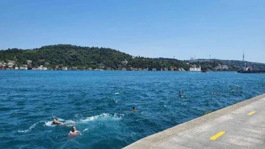 Sıcaktan bunalan İstanbullular soluğu sahillerde aldı