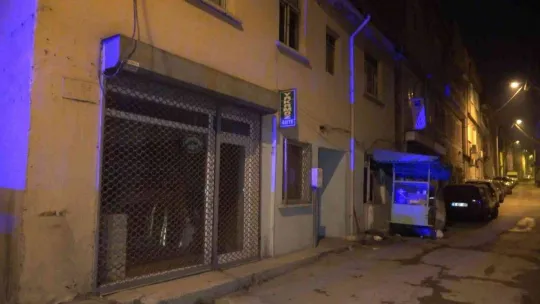 Sigara içerken uyuyakalınca kendisi de yandı