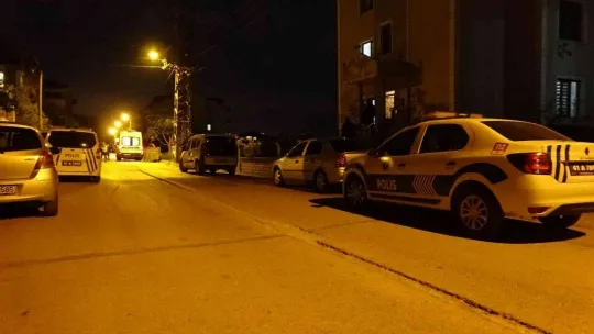 Silahla kendini eve kilitleyen şahıs 4 saatte ikna edildi