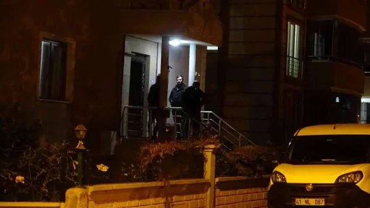 Silahla kendini eve kilitleyen şahıs 4 saatte ikna edildi