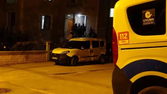 Silahla kendini eve kilitleyen şahıs 4 saatte ikna edildi