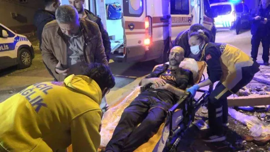 Silahla oynarken kendisini vurdu