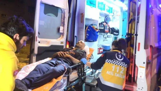 Silahla oynarken kendisini vurdu