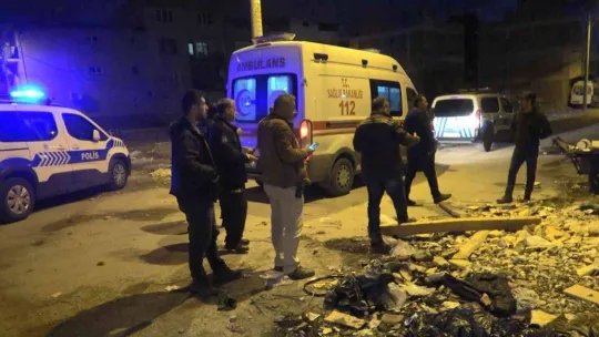 Silahla oynarken kendisini vurdu