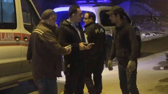 Silahla oynarken kendisini vurdu