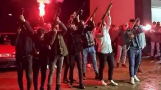 Silahlı çatışma değil, asker eğlencesi