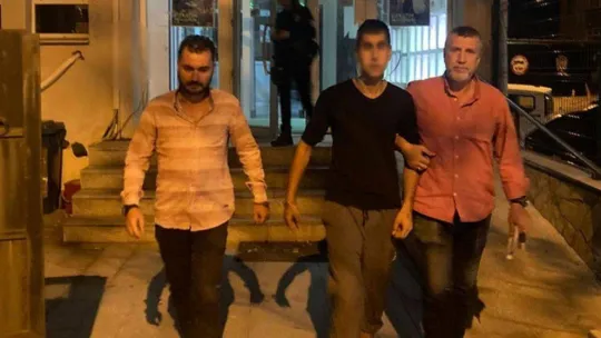 Silahlı yağma ve hırsızlık suçlarından aranan iki kişi Keşan'da yakalandı