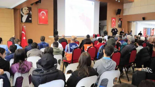 Şile Belediyesi'nden Şile'nin deprem bilincini yükselten konferans