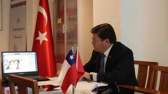 Şili'nin Ankara Büyükelçisi Castro Türkçe öğreniyor