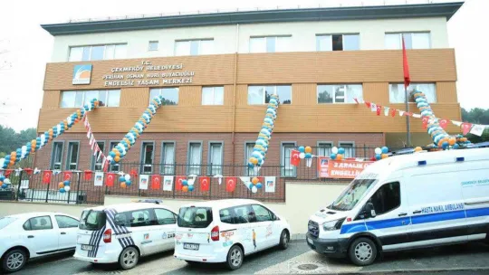 Sinan Özen Ve Baha, şarkılarını Çekmeköy'de özel çocuklar için seslendirdi