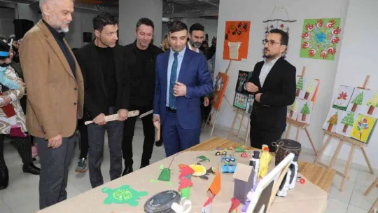 Sinan Özen Ve Baha, şarkılarını Çekmeköy'de özel çocuklar için seslendirdi