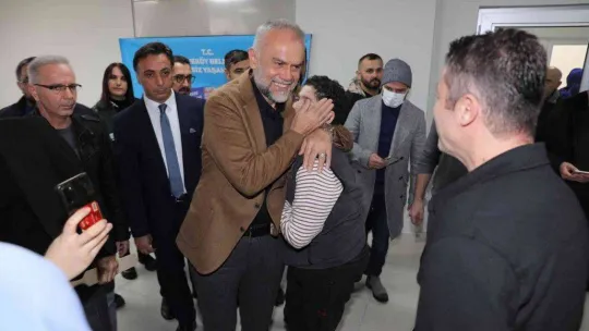 Sinan Özen Ve Baha, şarkılarını Çekmeköy'de özel çocuklar için seslendirdi