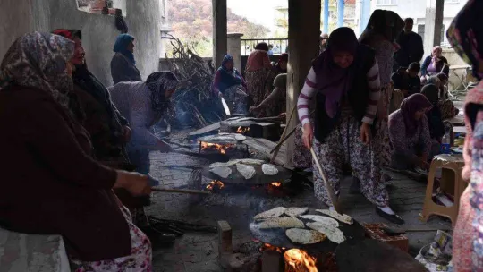 Sındırgı'da eller yağmur için semaya açıldı