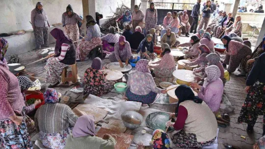 Sındırgı'da eller yağmur için semaya açıldı