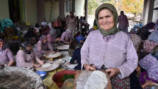 Sındırgı'da eller yağmur için semaya açıldı