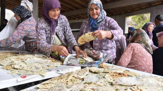 Sındırgı'da eller yağmur için semaya açıldı