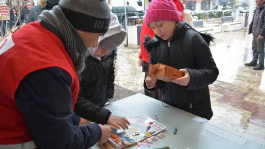 Sındırgı'dan deprem bölgesine yardım seferberliği devam ediyor