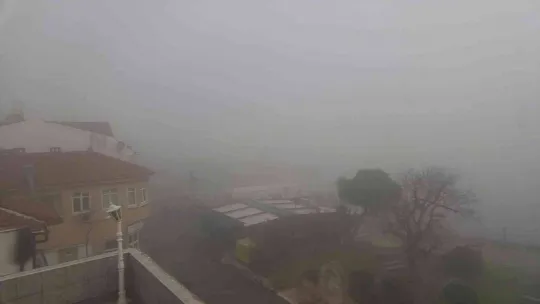 Sis Adalar'ı esir aldı