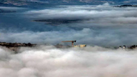 Sis bulutları Başakşehir ve Sazlıdere gölü çevresinde kartpostallık kareler oluşturdu
