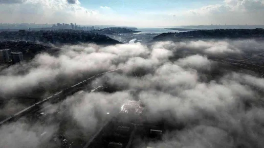 Sis bulutları Başakşehir ve Sazlıdere gölü çevresinde kartpostallık kareler oluşturdu