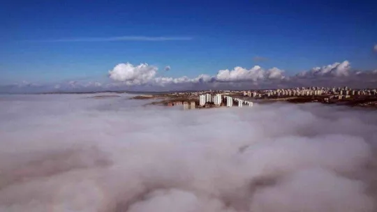 Sis bulutları Başakşehir ve Sazlıdere gölü çevresinde kartpostallık kareler oluşturdu