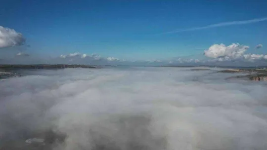 Sis bulutları Başakşehir ve Sazlıdere gölü çevresinde kartpostallık kareler oluşturdu