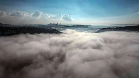 Sis bulutları Başakşehir ve Sazlıdere gölü çevresinde kartpostallık kareler oluşturdu