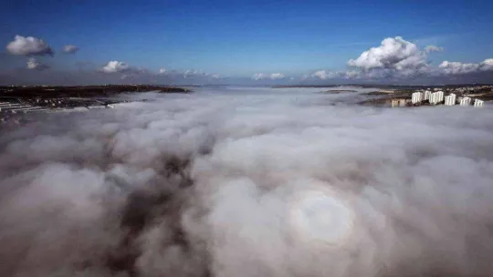 Sis bulutları Başakşehir ve Sazlıdere gölü çevresinde kartpostallık kareler oluşturdu