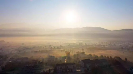 Sis bulutlarının güneş ile buluşması görsel şölen oluşturdu