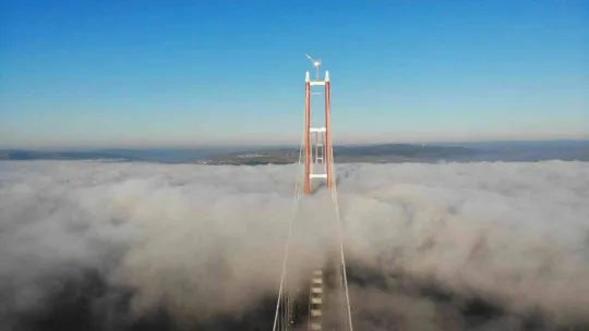 Sis içinde kalan 1915 Çanakkale Köprüsü