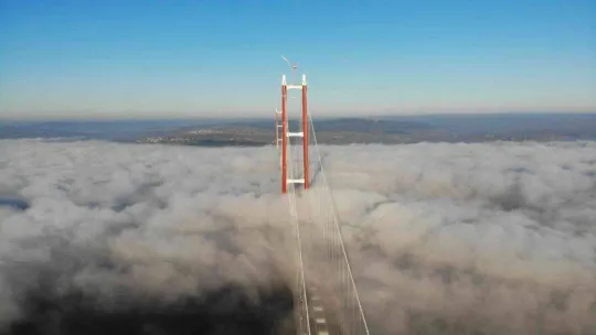 Sis içinde kalan 1915 Çanakkale Köprüsü
