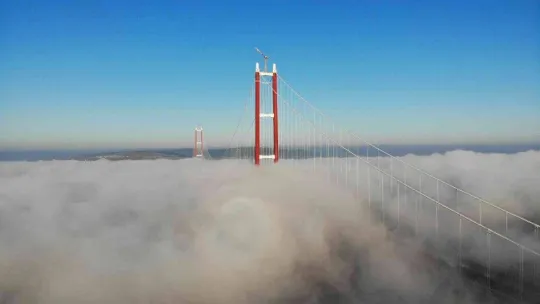 Sis içinde kalan 1915 Çanakkale Köprüsü