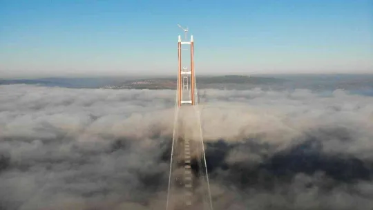 Sis içinde kalan 1915 Çanakkale Köprüsü