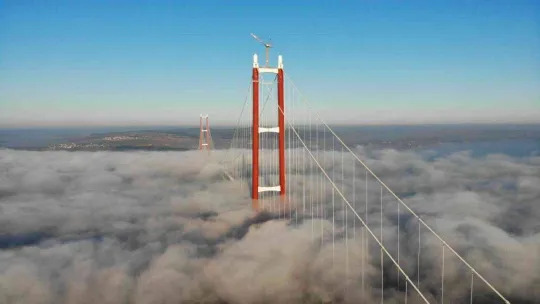 Sis içinde kalan 1915 Çanakkale Köprüsü