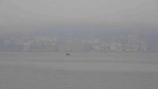 Sisin etkisini yitirmesiyle Çanakkale Boğazı transit gemi geçişlerine açıldı