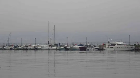 Sisin etkisini yitirmesiyle Çanakkale Boğazı transit gemi geçişlerine açıldı