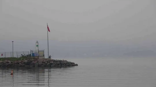 Sisin etkisini yitirmesiyle Çanakkale Boğazı transit gemi geçişlerine açıldı