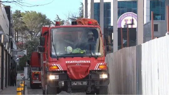 Şişli'de kule inşaatındaki asansörde mahsur kalan 2 işçi kurtarıldı