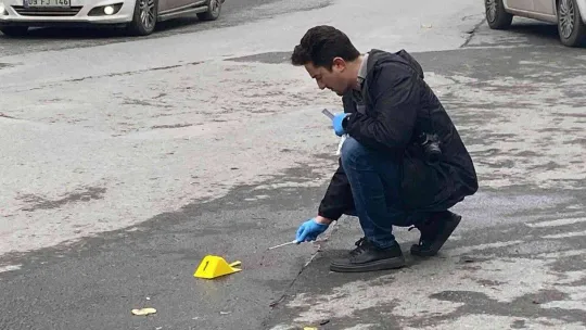 Şişli'de motosikletteki 2 kişiye silahlı saldırı: Olay anı kameraya yansıdı