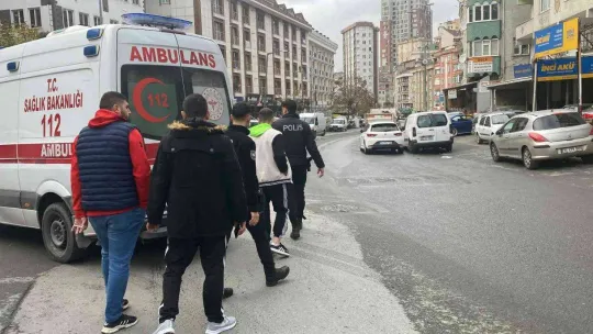 Şişli'de motosikletteki 2 kişiye silahlı saldırı: Olay anı kameraya yansıdı