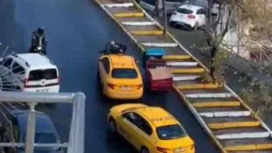 Şişli'de yol verme kavgası böyle görüntülendi