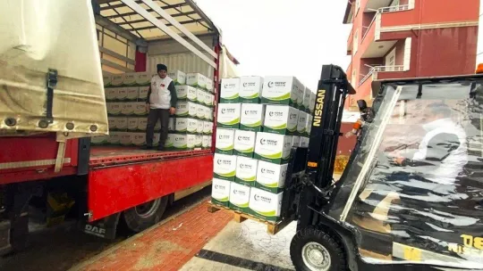 Soğuk kış gününde İdlib'e yürekleri ısıtan yardım