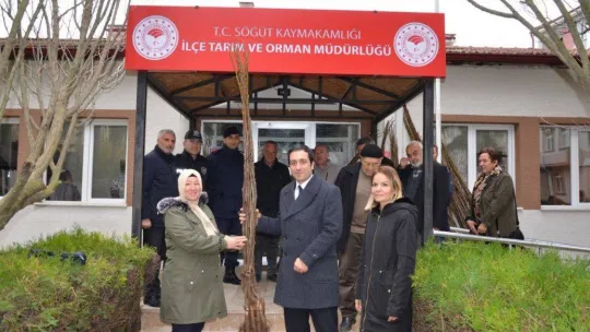 Söğüt'te 117 çiftçiye 4 bin 900 adet ceviz ve badem fidanı dağıtıldı
